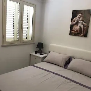 Red Passion Apartment Cefalù